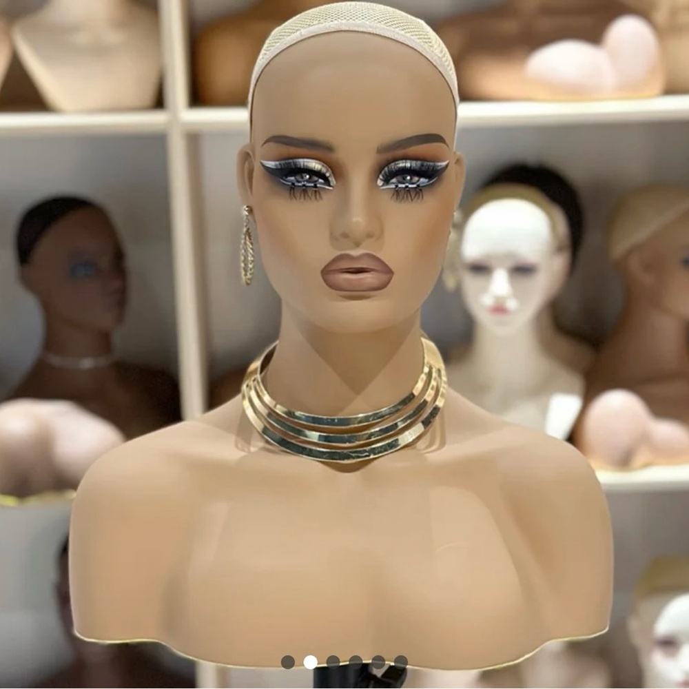 Realistic mannequin for wig display